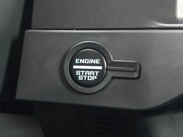 Used 2025 Gray Ford Badlands image 33