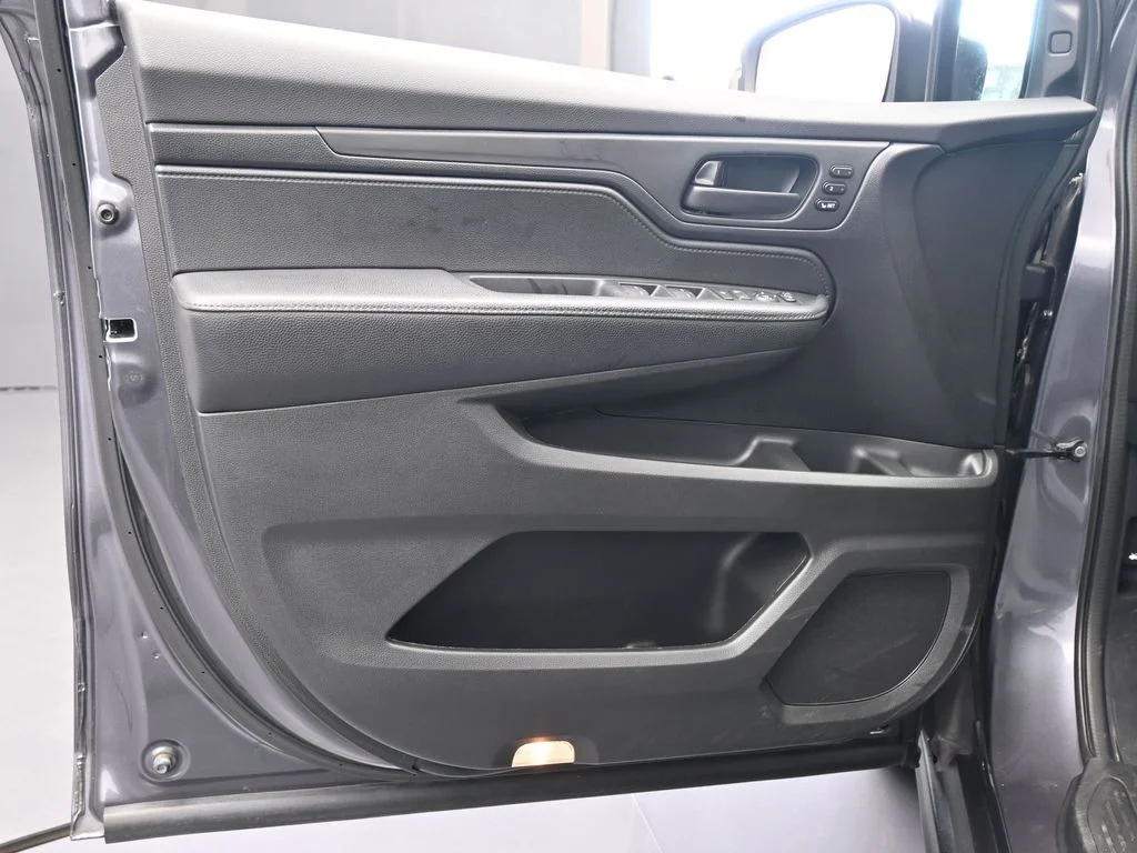 Used 2024 Gray / Black Honda EX-L image 29