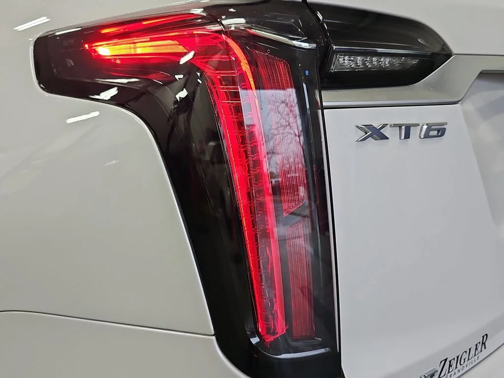 Used 2020 White Cadillac Sport image 35