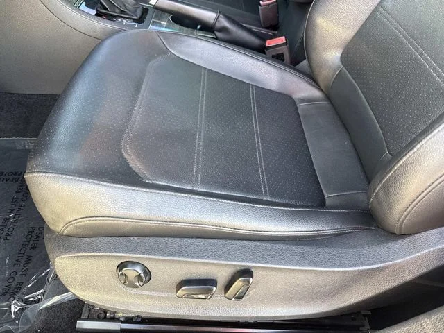 Used 2018 Silver Volkswagen 2.0T SE image 27