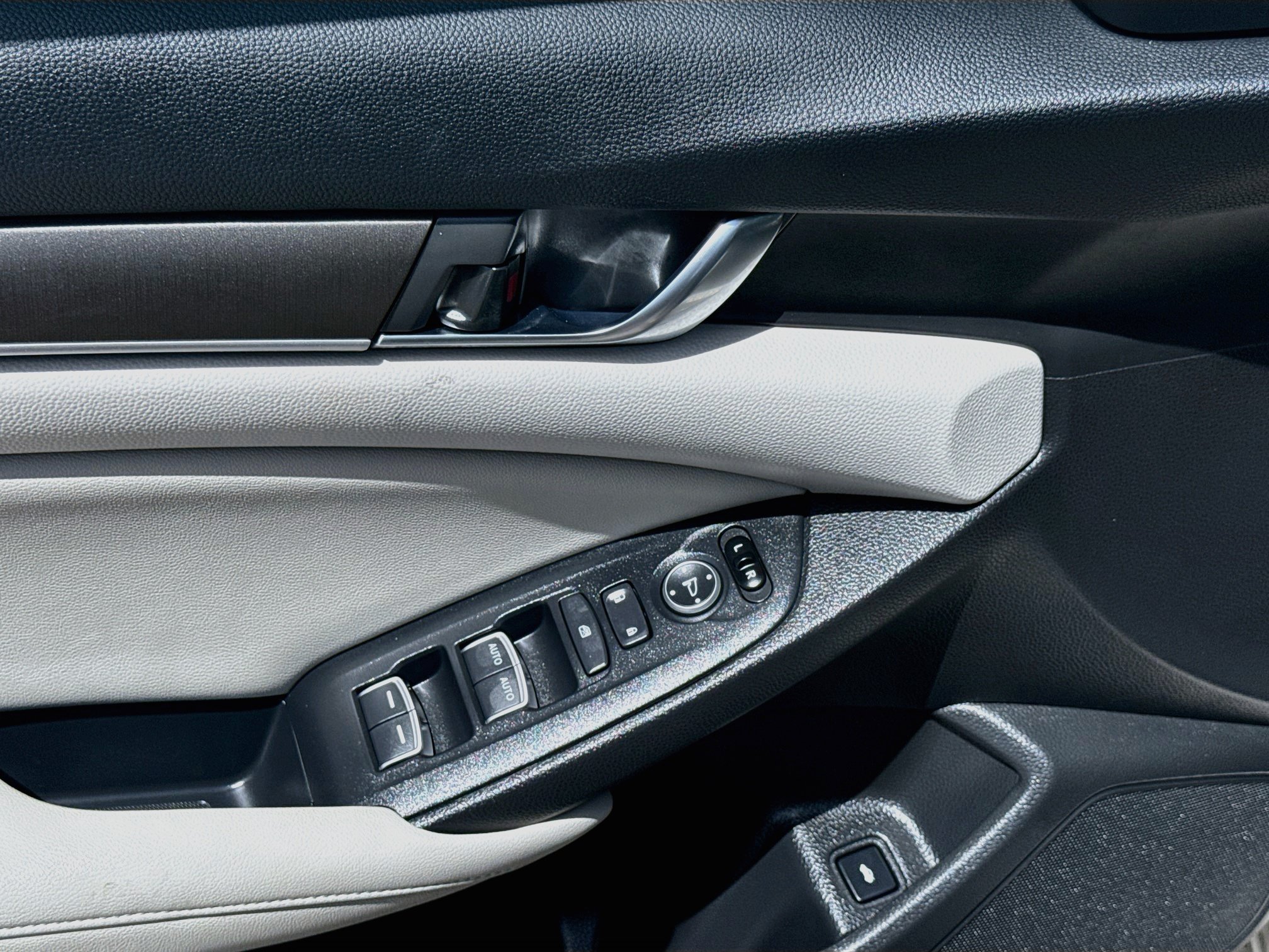 2020 Honda Accord LX - Photo 16