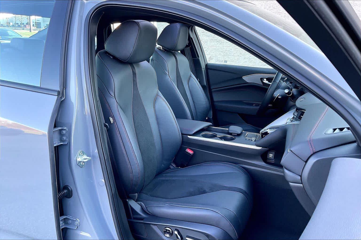 2025 Acura TLX A-SPEC Package - Photo 9