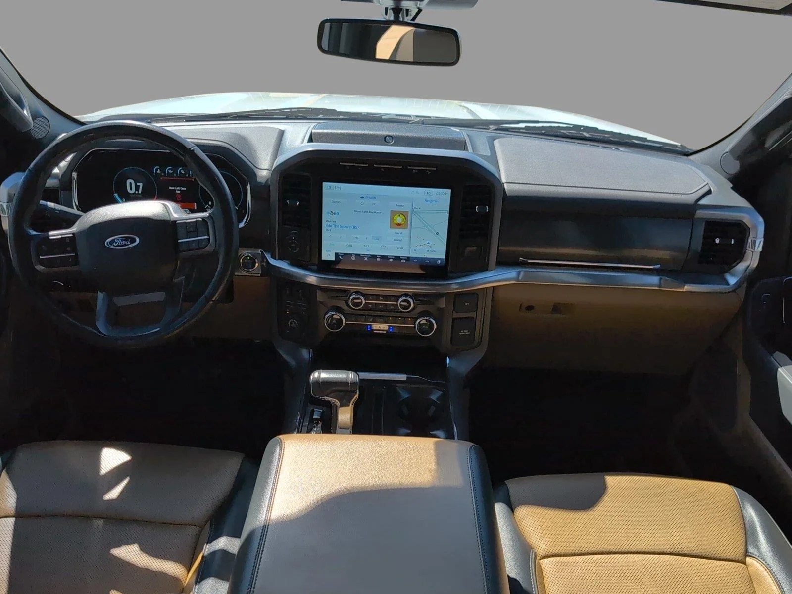 Used 2023 Oxford White Ford LARIAT image 27