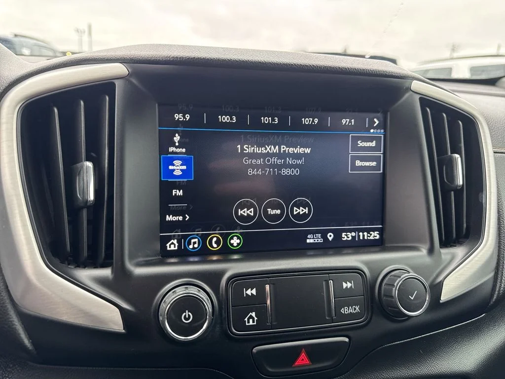 Used 2021 Silver GMC SLT image 16