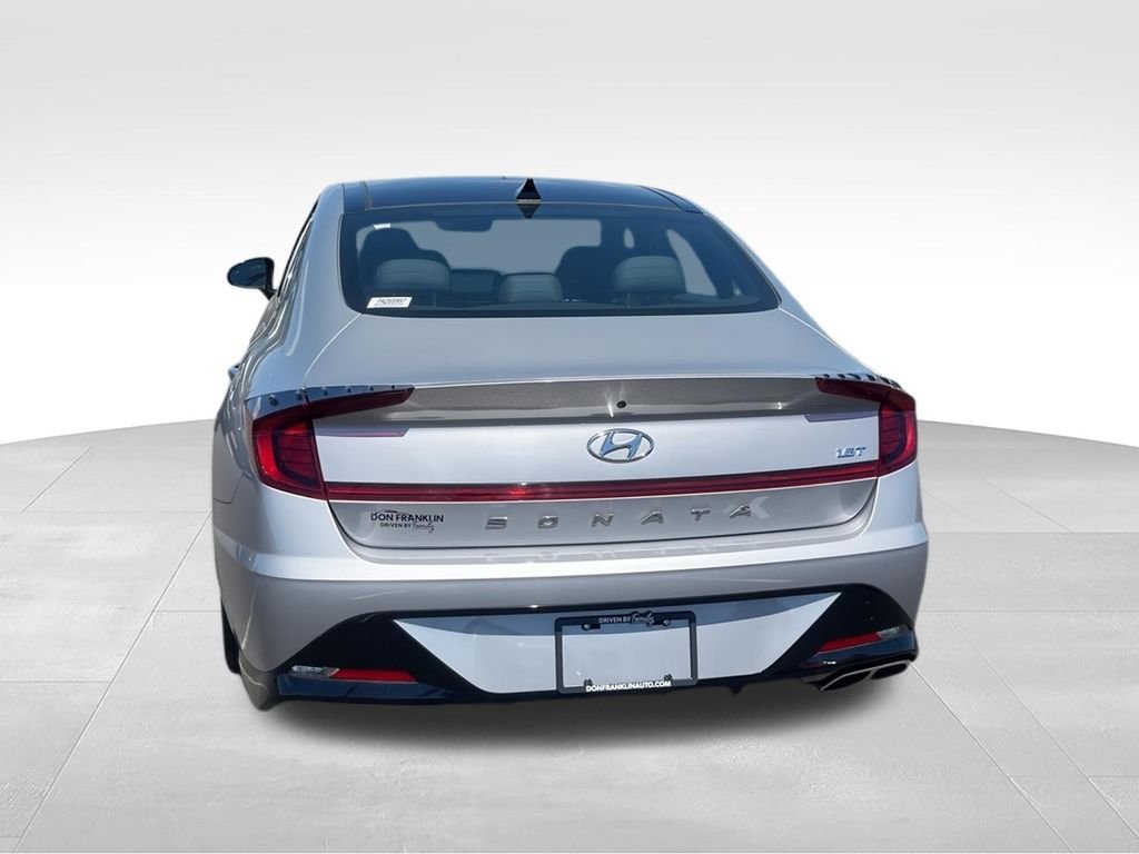 Used 2023 Silver Hyundai SEL Plus image 7
