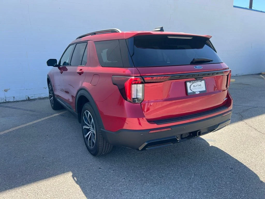 New 2026 Rapid Red Metallic Tinted Clearcoat Ford ST-Line image 3
