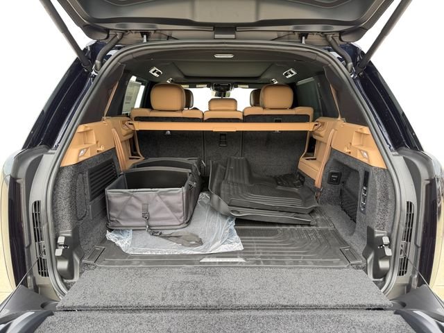 New 2026 Constellation Blue Ultra Metallic Gloss Land Rover SE image 18
