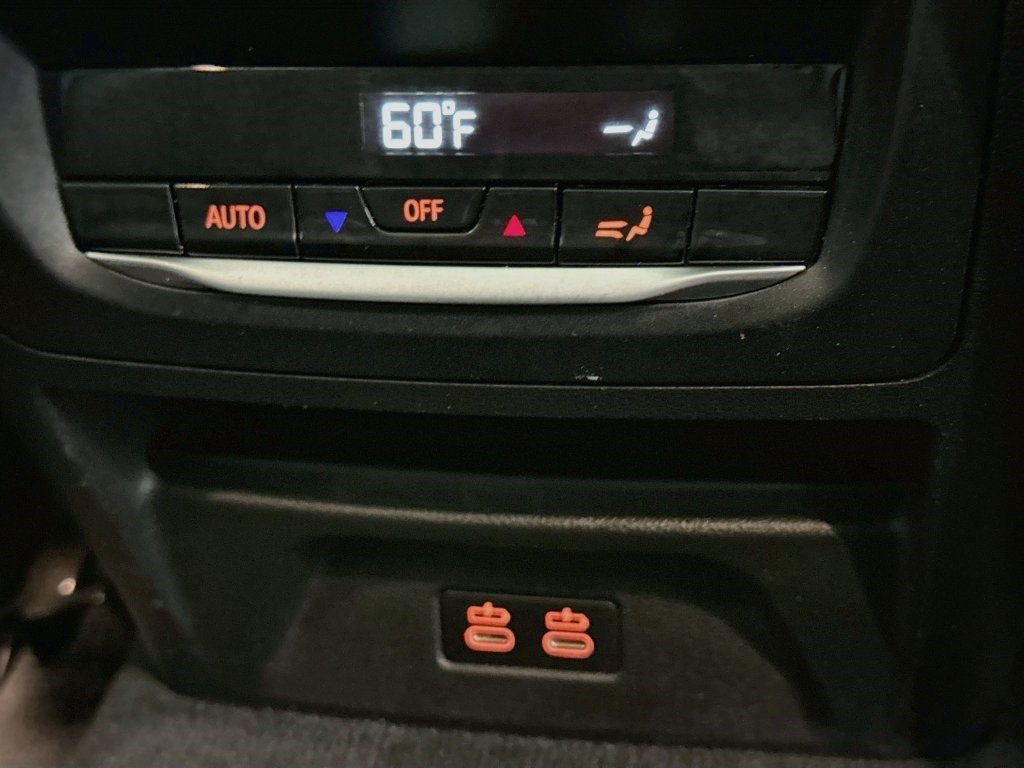 Used 2022 Dark Graphite Metallic BMW xDrive30i image 37