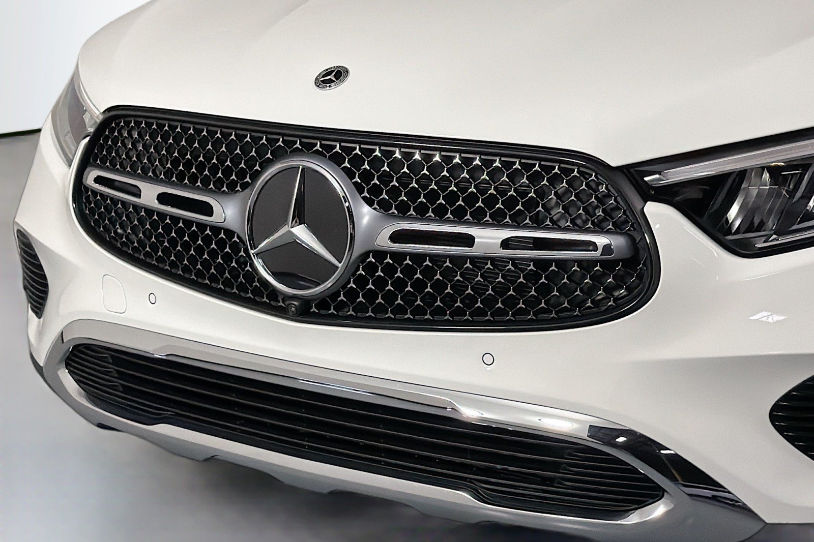 New 2026 Polar White Mercedes-Benz GLC 300 4MATIC® Coupe image 12