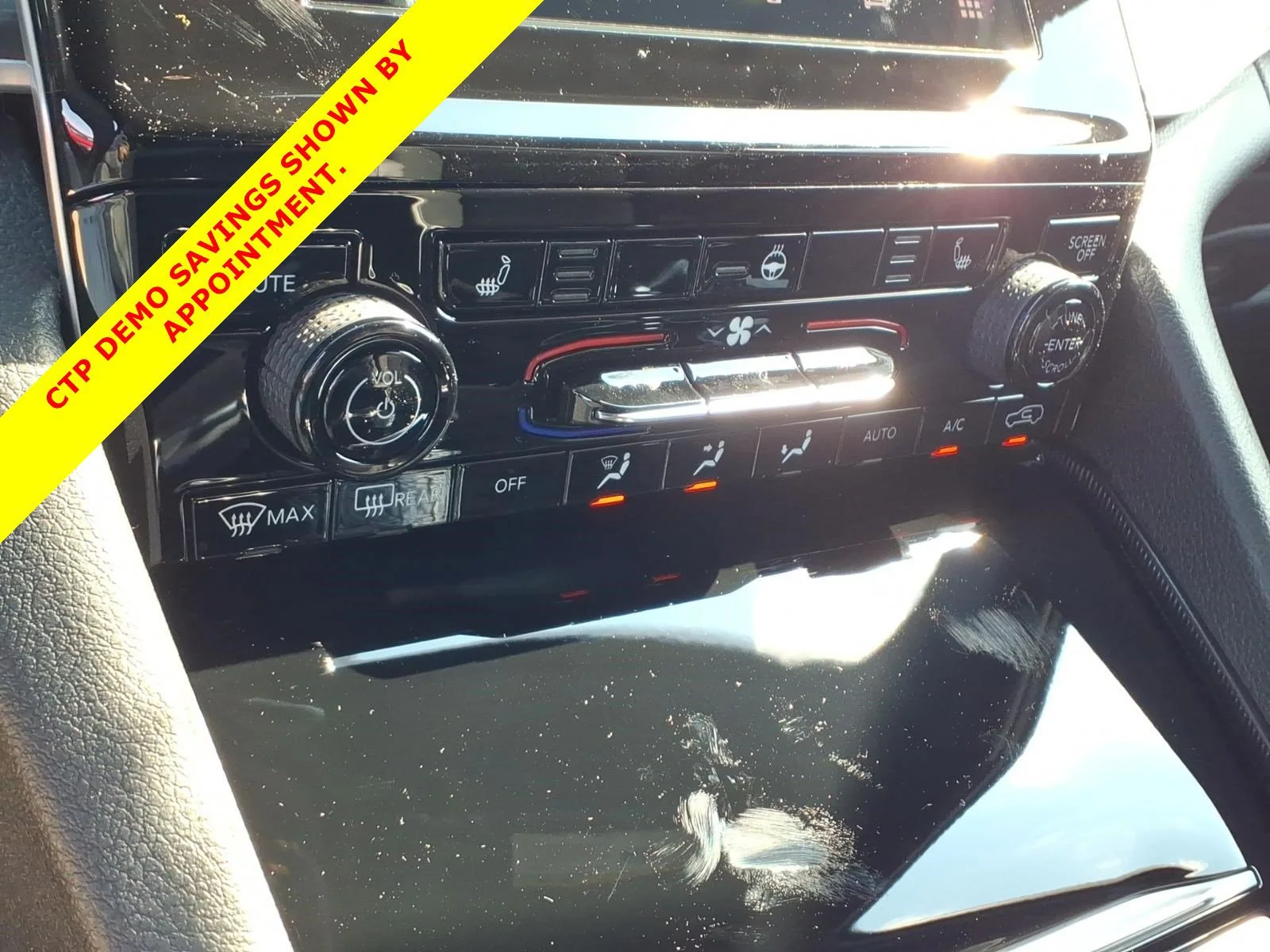 New 2026 Diamond Black Crystal Pearlcoat Jeep Laredo X image 9