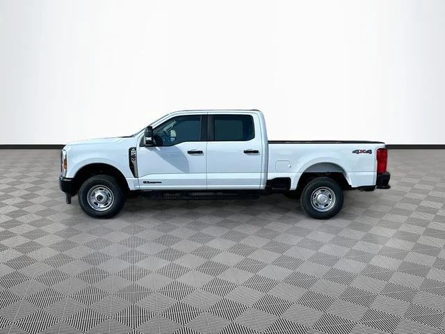 New 2026 Oxford White Ford XL image 3