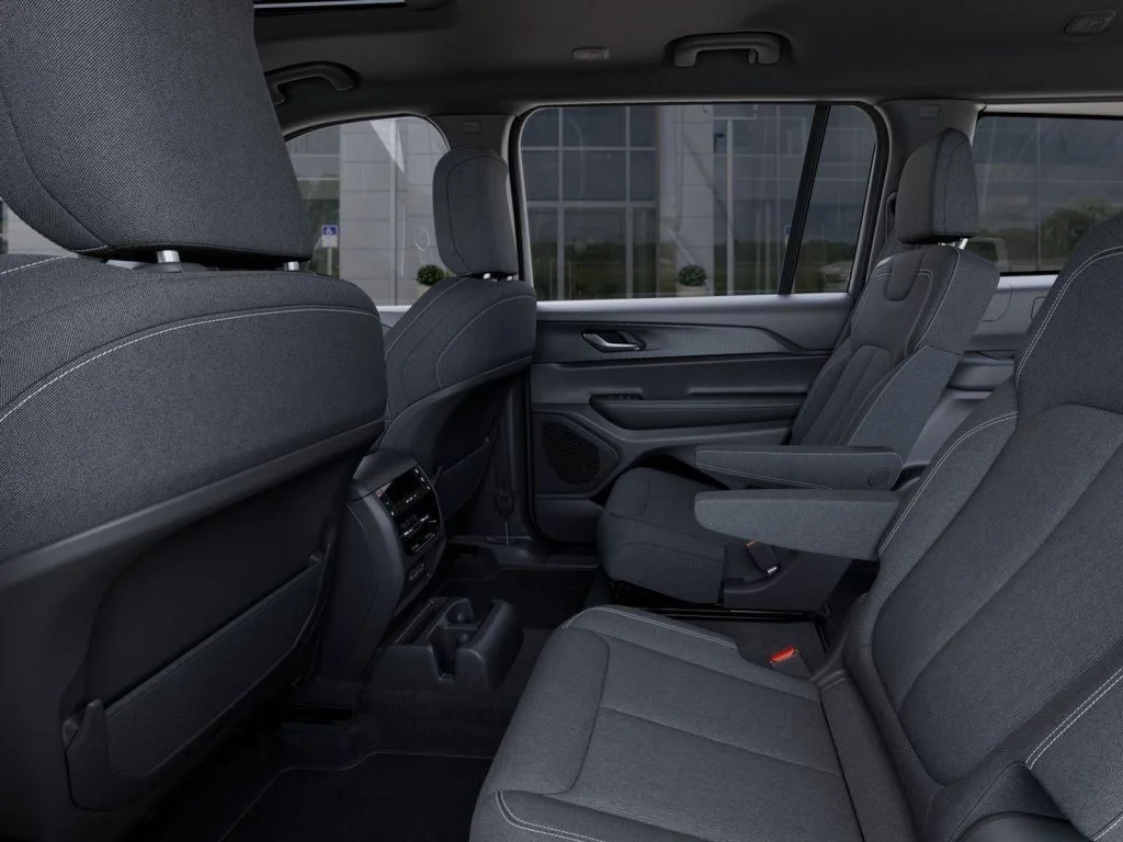 New 2025 Baltic Gray Metallic Clear-Coat Exterior Paint Jeep Laredo image 23