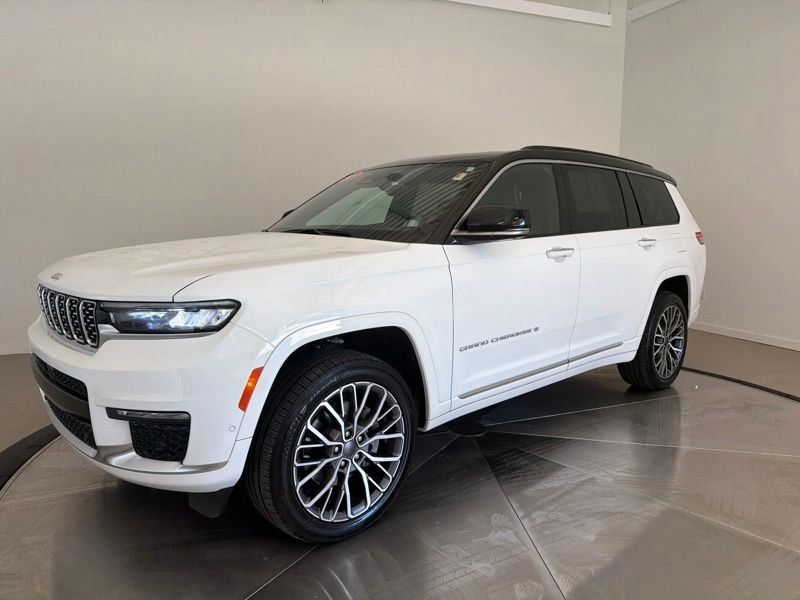 Used 2025 White Jeep Summit image 7