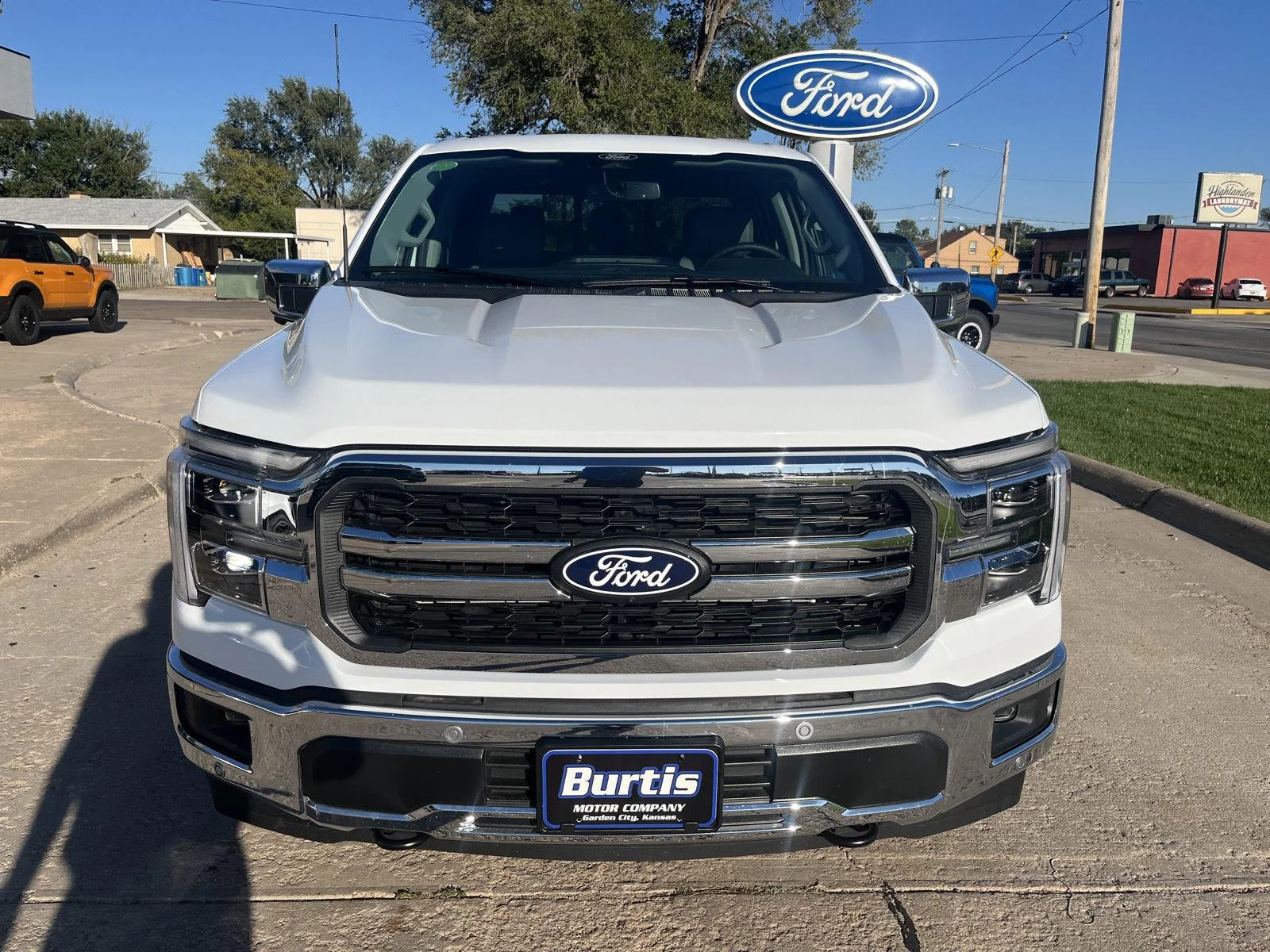 New 2026 Oxford White Ford LARIAT image 3