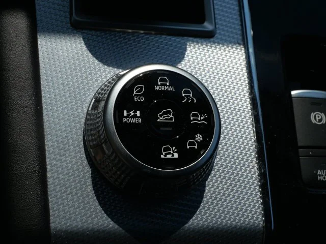 Certified Used 2025 Graphite Gray Mitsubishi SEL image 26