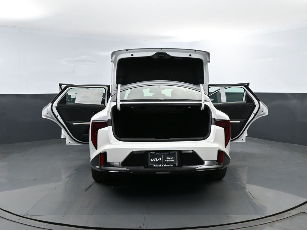 New 2026 Snow White Pearl Kia GT-Line image 26