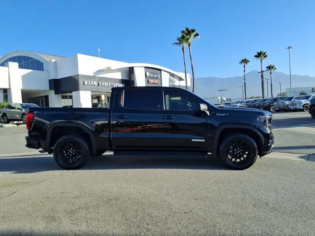 Used 2023 Onyx Black GMC Elevation image 3
