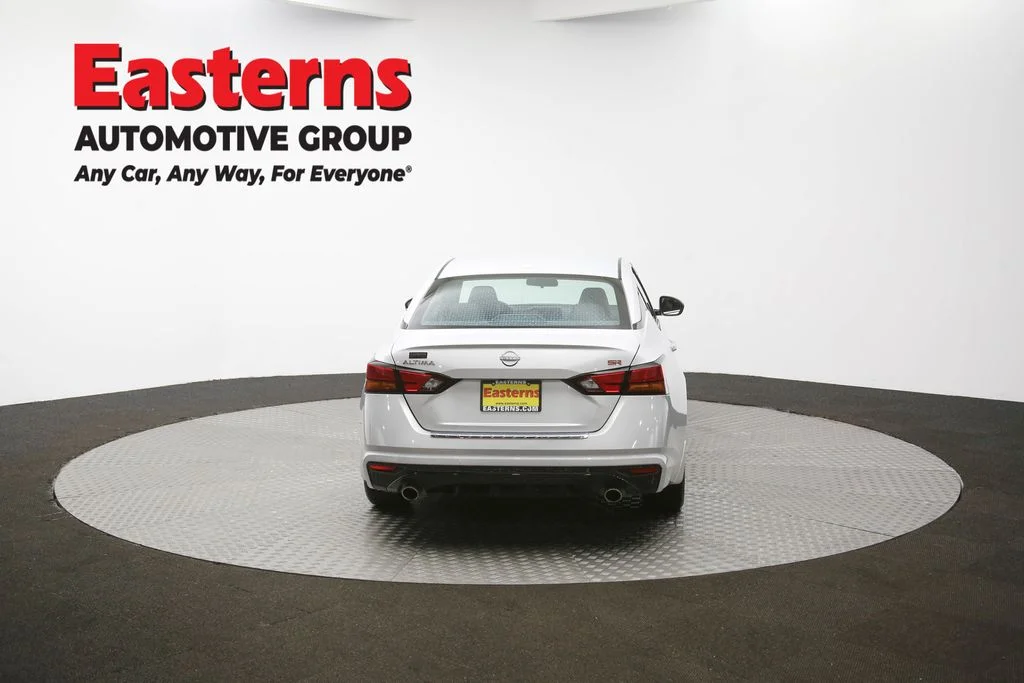 Used 2023 Silver Nissan 2.5 SR image 33