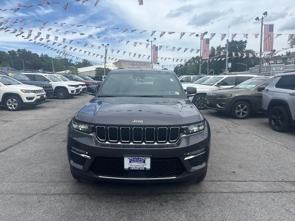 Used 2025 Gray Jeep Limited image 2