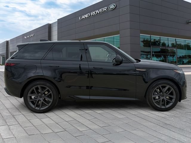New 2026 Santorini Black Land Rover Dynamic SE image 6