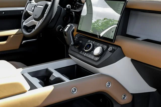 New 2026 Fuji White Land Rover S image 29