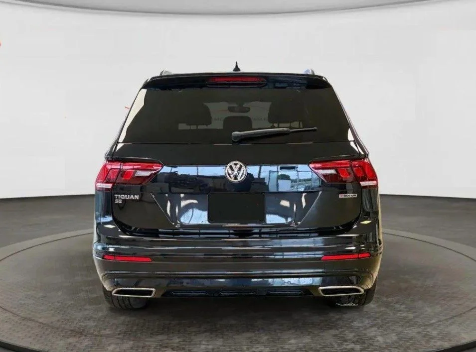 Used 2021 Black Volkswagen 2.0T SE R-Line Black image 7