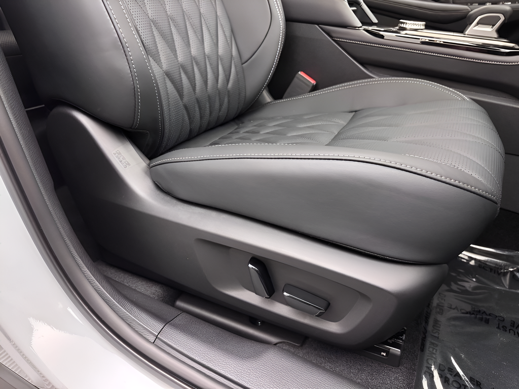 New 2026  Mitsubishi Black Edition image 10