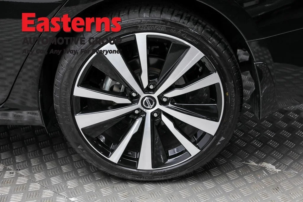 Used 2022 Black Nissan 2.5 SR image 8
