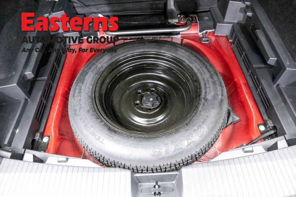 Used 2023 Red Nissan S image 10