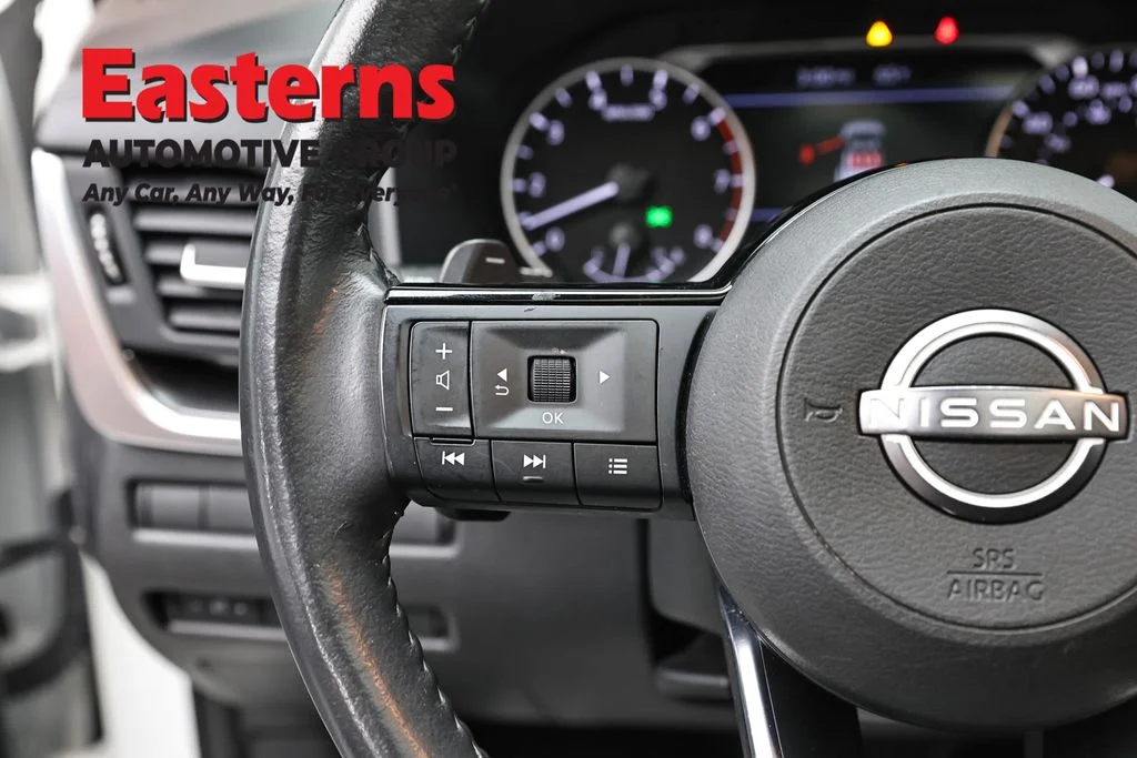 Used 2023 White Nissan SV image 15