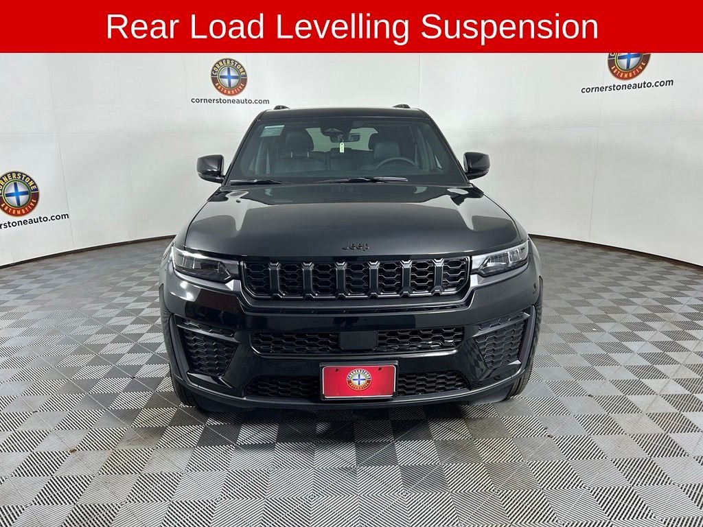New 2026 Diamond Black Crystal Pearlcoat Jeep Altitude image 14