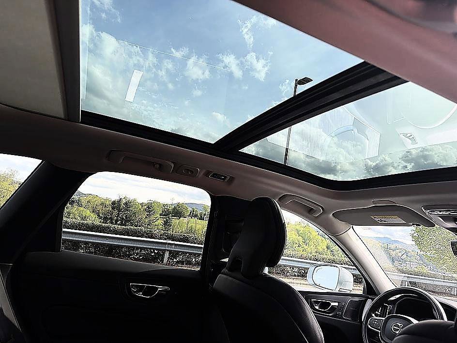 Used 2019 Bright Silver Metallic Volvo Momentum image 12