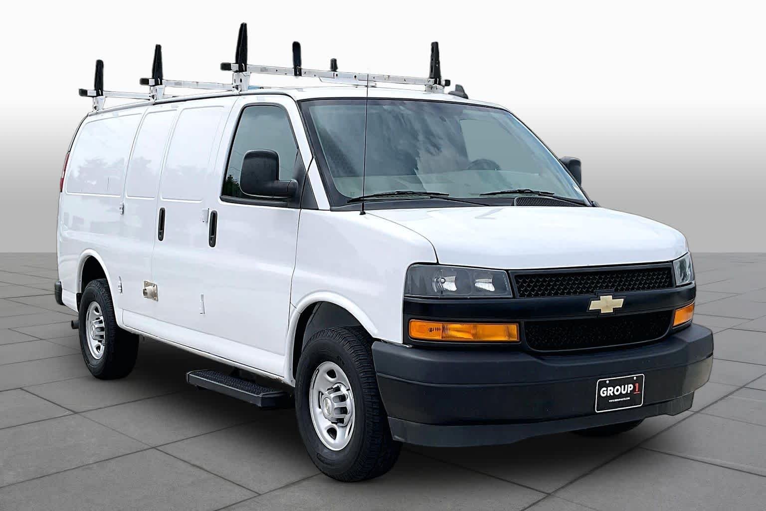 Used 2021 Summit White Chevrolet  image 3