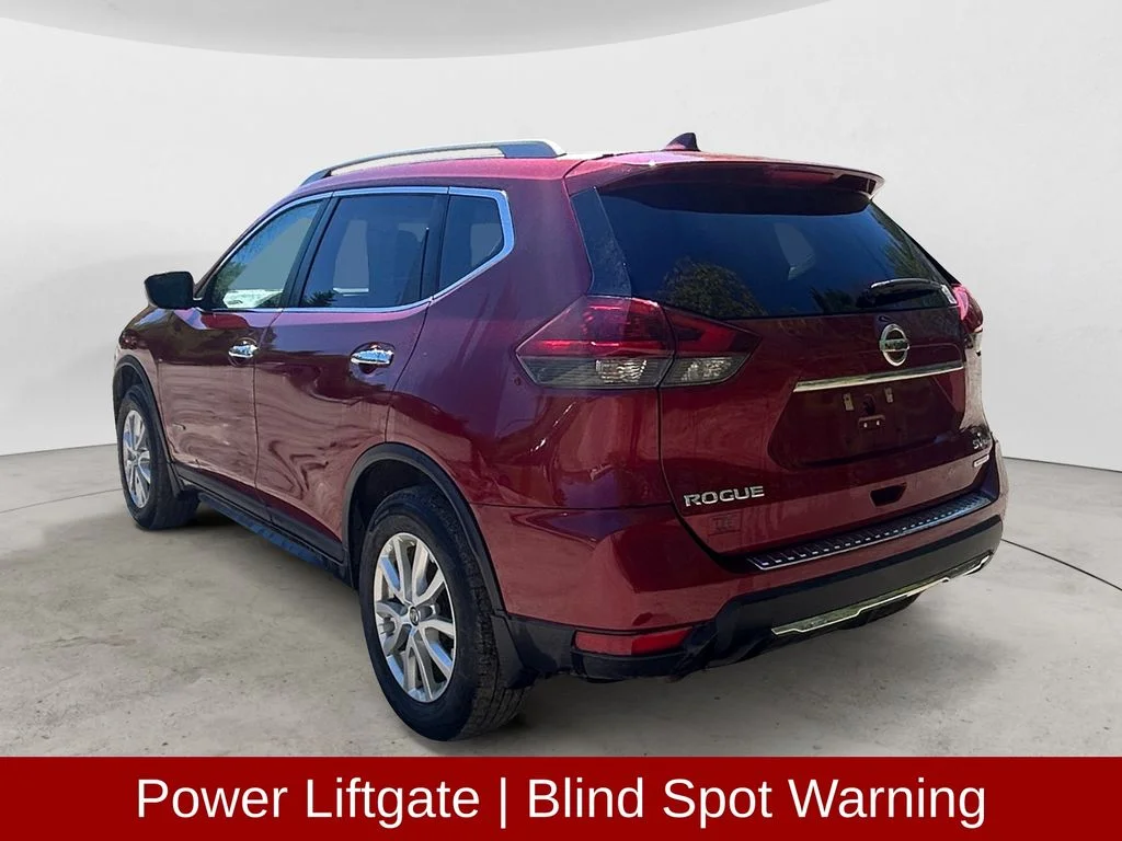 Used 2018 Scarlet Nissan SV image 3