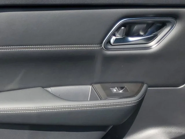 New 2026 Everest White Pearl TriCoat Nissan Platinum image 26