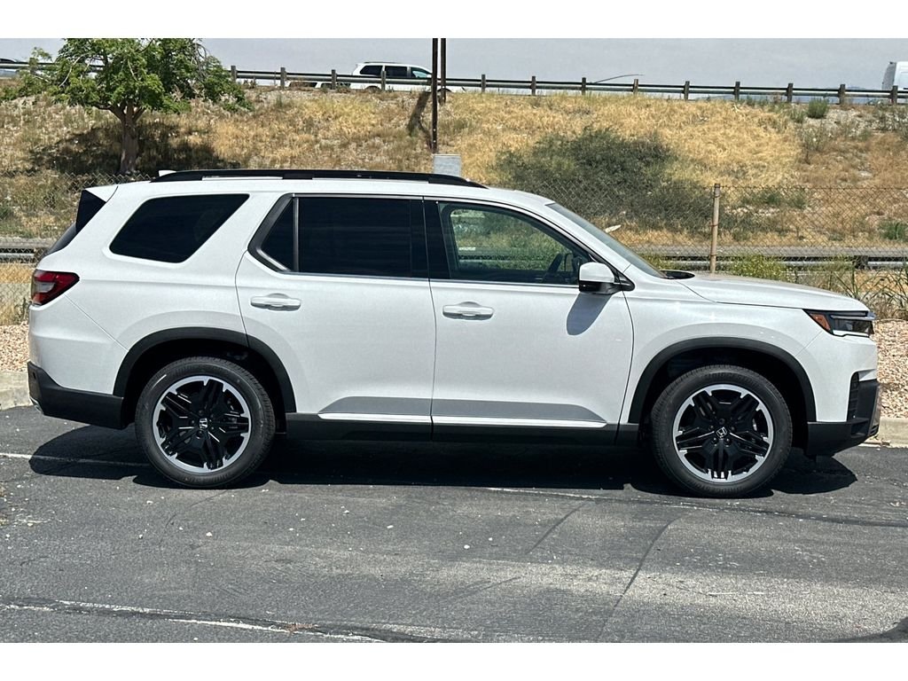 New 2026 Platinum White Pearl Honda Touring S image 3