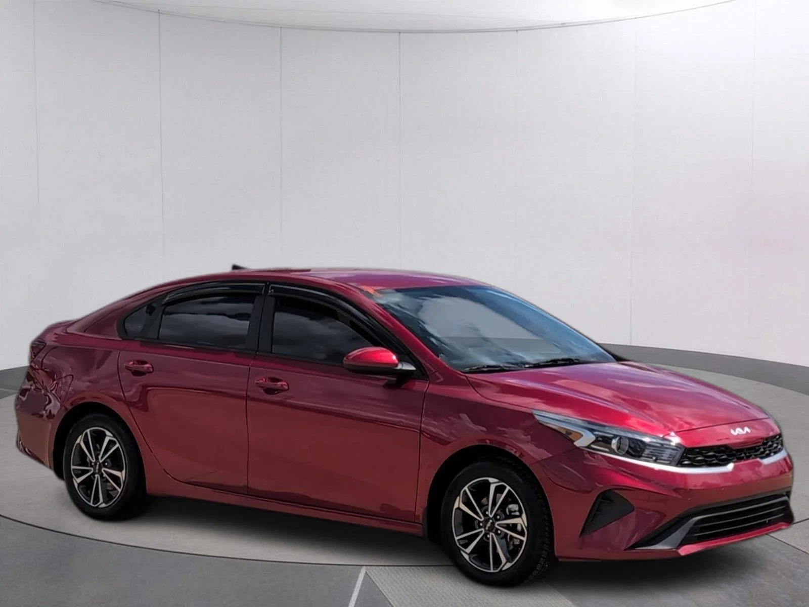 Used 2023 Currant Red Kia LXS image 8