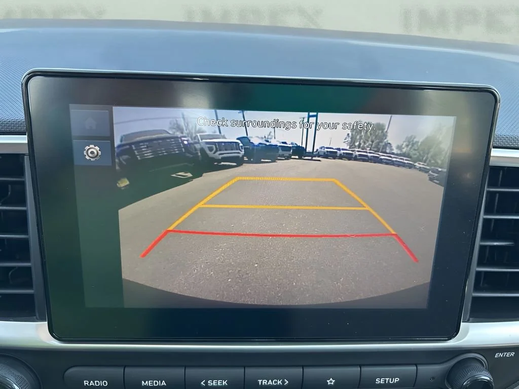 Used 2025 White Hyundai SEL image 19