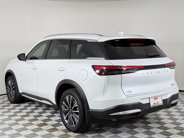 New 2026 RADIANT WHITE INFINITI Luxe FWD image 7