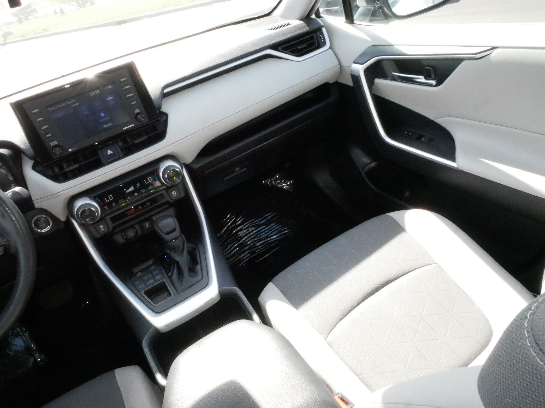 Certified Used 2022 White Toyota XLE image 8