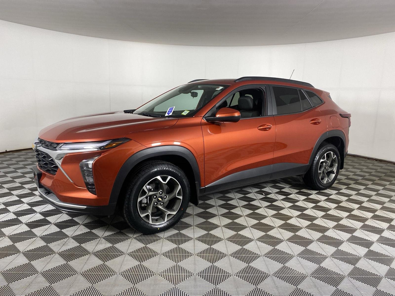 Used 2024 Cayenne Orange Metallic Chevrolet LT image 13
