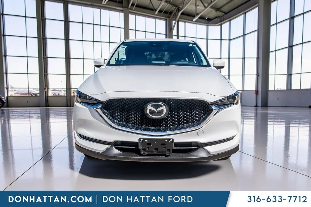 Used 2017 Snowflake White Pearl Metallic Mazda Grand Touring image 27