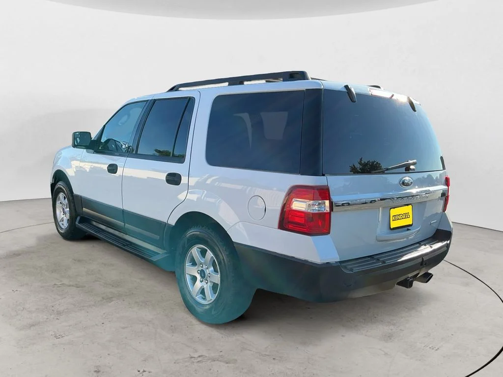 Used 2016 White Ford XL image 7