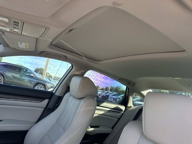 2021 Honda Accord Touring - Photo 18