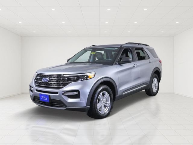 Certified Used 2024 Silver Ford XLT image 3