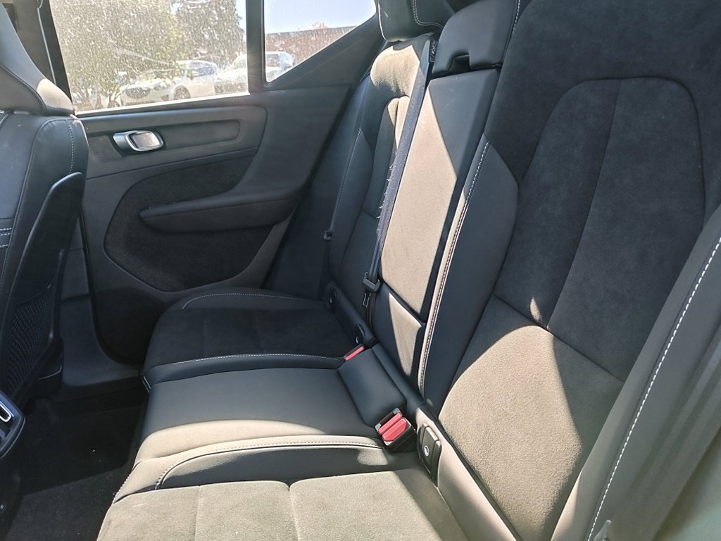 Used 2023 White Volvo Twin Plus image 9