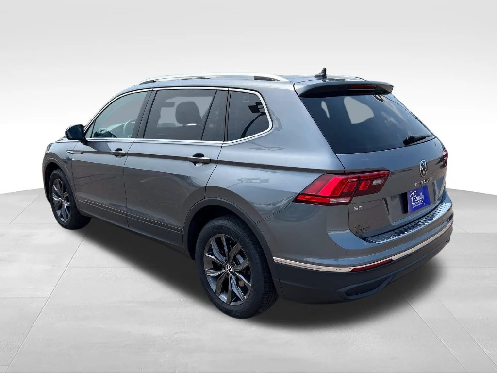 Used 2022 Gray Volkswagen 2.0T SE image 4
