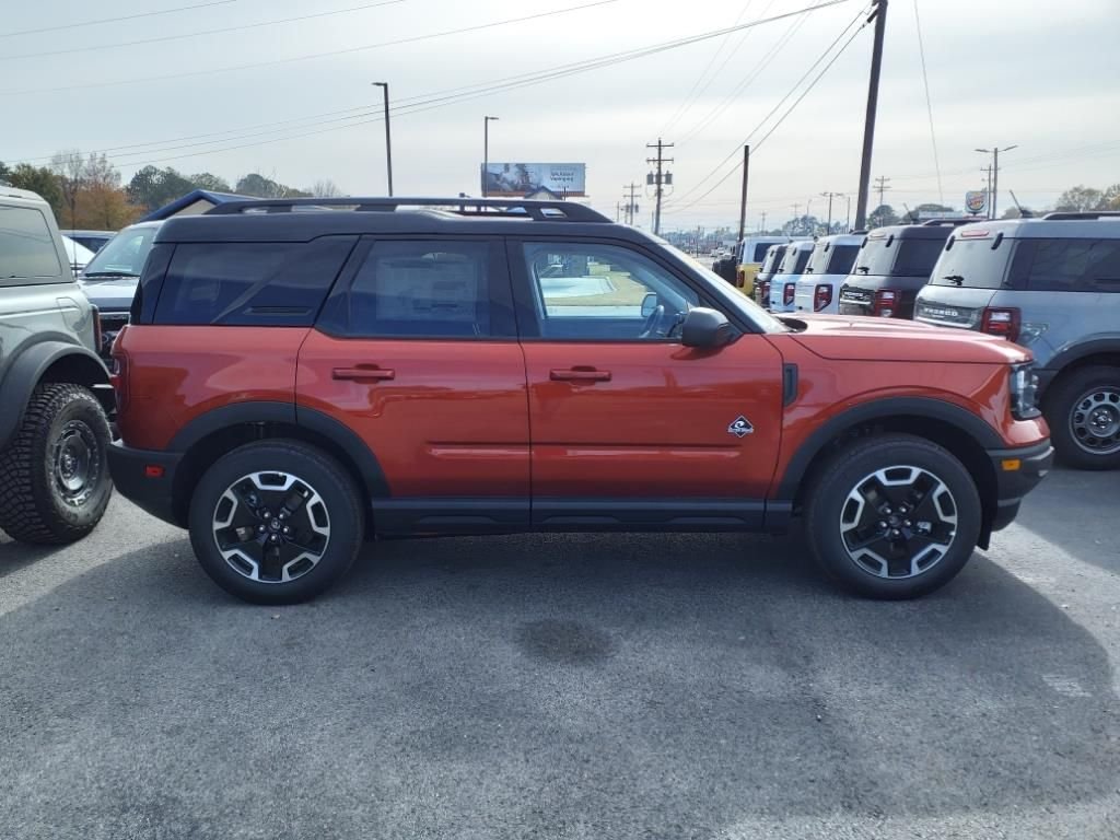 Used 2024 Hot Pepper Red Metallic Tinted Clearcoat Ford Outer Banks image 5