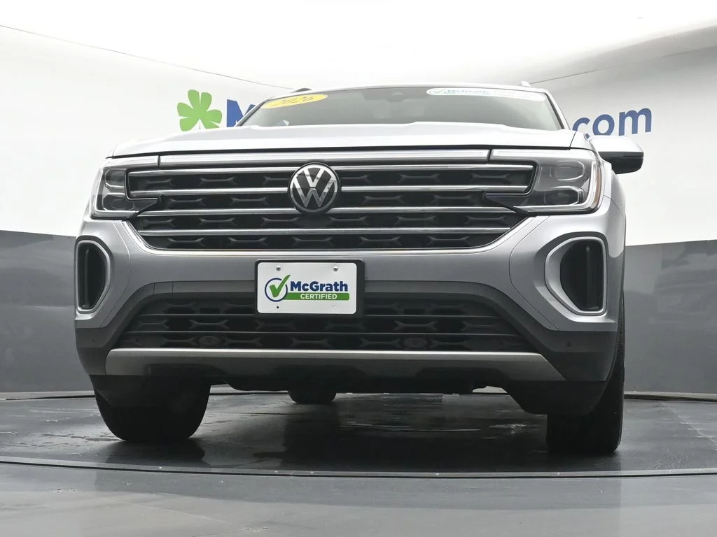 Used 2026 Silver Volkswagen SE w/Technology image 7