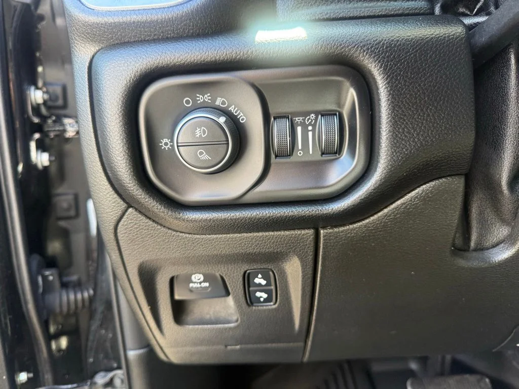 Certified Used 2019 Black Ram Laramie image 18